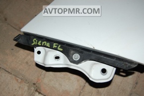 Кріплення переднього бампера ліва Toyota Sienna 04-10