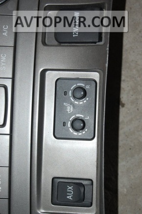 Кнопки управления подогревом сидений Toyota Highlander 08-10