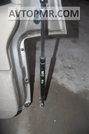 Амортизатор двері багажника лівий Lexus RX300 98-03