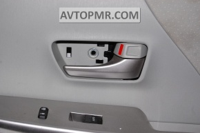 Ручка двері внутрішня перед правою Toyota Prius V 12- світло-сіра