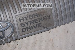 Накладка двигателя Toyota Prius V 12-17 с трещиной