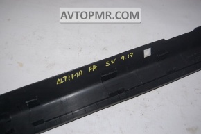 Накладка порога передняя правая внутренняя Nissan Altima 13-18 черн