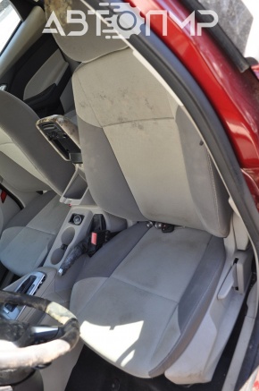 Водительское сидение Ford Focus mk3 11-14 дорест, без airbag, механич, тряпка серое