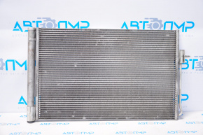 Радиатор кондиционера конденсер Chevrolet Volt 11-15 прижат снизу
