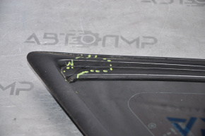 Форточка глухое стекло задняя правая Dodge Challenger 09-14 надрыв резинки в углу