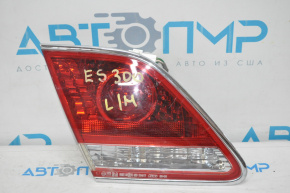 Фонарь внутренний (крышка багажника) левый Lexus ES300 ES330 04-06