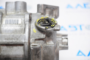 Компрессор кондиционера Toyota Camry v70 18- сломан разъем и надломан шкив клинит на зч