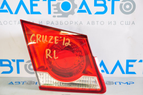 Ліхтар внутрішній кришка багажника лівий Chevrolet Cruze 11-15