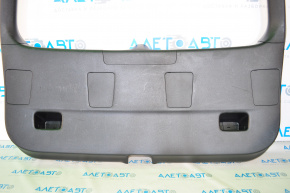 Обшивка двери багажника нижняя Lexus CT200h 11-17 царапины