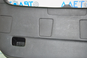 Обшивка дверей багажника нижня Lexus CT200h 11-17 подряпини