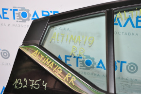 Накладка двери боковая задняя правая Nissan Altima 19- зад