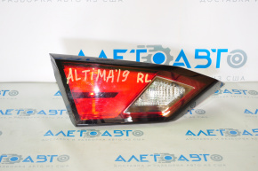 Ліхтар внутрішній кришка багажника лівий Nissan Altima 19-
