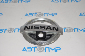 Эмблема передняя решетки радиатора Nissan Rogue 14-16 под камеру