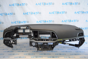 Торпедо передня панель гола Hyundai Elantra AD 17-18 дорест, подряпина