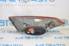 Ліхтар внутрішній кришка багажника правий Hyundai Elantra AD 17-18 дорест галоген