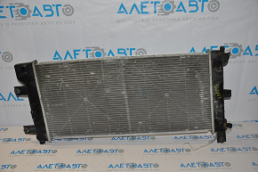 Радиатор охлаждения вода Nissan Leaf 13-17 слом креп гнутый