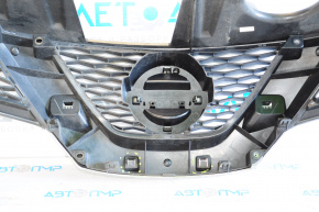 Решетка радиатора grill Nissan Rogue 14-16 без камеры с эмблемой, поцарапан хром, слом крепл