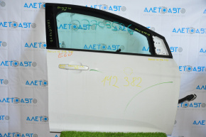 Дверь голая передняя правая Ford Focus mk3 11-18 белый тычка та ребре