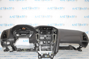 Торпедо передняя панель без AIRBAG Ford Focus mk3 11-14 дорест, подорвало кожу