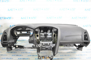 Торпедо передняя панель без AIRBAG Ford Focus mk3 15-18 рест трещина, сломаны крепления