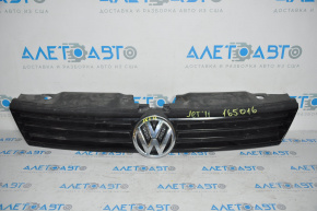 Решетка радиатора grill VW Jetta 11-14 USA со значком