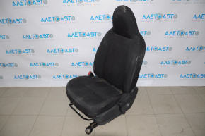 Сидіння водія Nissan Versa 12-19 usa без airbag, механічні, ганчірка черн, брудне