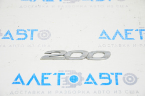 Эмблема надпись 200 крышки багажника Chrysler 200 15-17