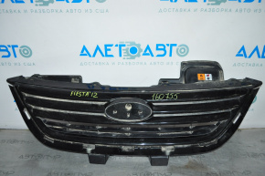 Решетка радиатора grill Ford Fiesta 11-13 дорест в сборе, без значка