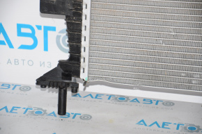 Радиатор охлаждения вода Ford Focus mk3 11-18 2.0 примят