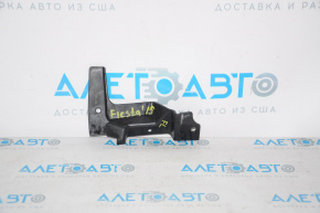 Дефлектор радіатора лівий верхній Ford Fiesta 14-19 1.6