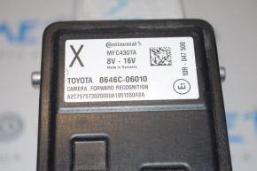 Камера стеження за смугою Toyota Camry v70 18 - на лобовому склі