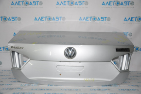 Крышка багажника VW Passat b7 12-15 USA серебро, мелкие тычки