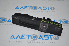 Кнопка открывания крышки багажника с подсветкой номера и камерой Ford Focus mk3 15-18 рест 4d