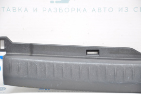 Накладка проема багажника Lexus CT200h 11-17 черн, потерта