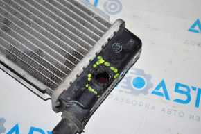 Радиатор охлаждения инвертора Toyota Prius V 12-17 отломан выход, погнут