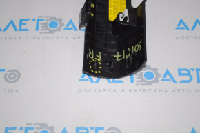 Накладка порога передня права внутр Kia Sorento 16-20 чорна, зламане кріплення
