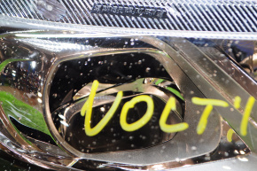 Фара передня права гола Chevrolet Volt 16- бовтається лінза, зламано креп