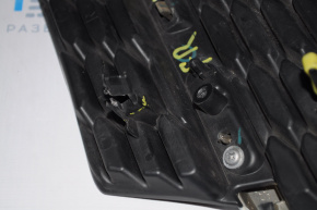 Вставка решетки радиатора правая Toyota Rav4 13-15 дорест, сломано крепление