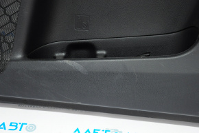 Обшивка двери карточка передняя правая Toyota Highlander 14-16 черн, затерта