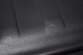 Обшивка нижней двери багажника основная BMW X5 E70 07-13 черная дефект пластика царапины