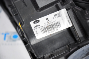Фара передня права гола Ford Transit Connect MK2 13- злам креп, сколи та подряпини, немає заглушки