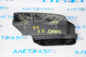 Воздухоприемник в сборе 2 части VW Passat b7 12-15 USA 3.6 сломаны защелки