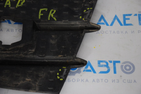 Решітка переднього бампера права Ford Escape MK3 13-16 дорест мат, обламані засувки