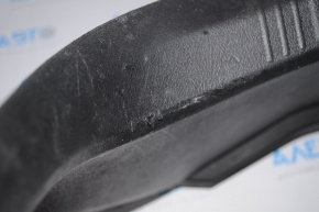 Накладка проема багажника Toyota Avalon 13-18 черная, царапины, сломаны крепления