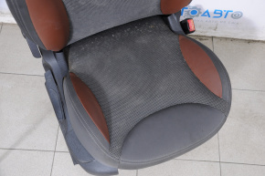Пассажирское сидение Fiat 500L 14- без airbag, механ, тряпка черн с корич вставками, топляк