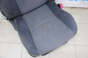 Пасажирське сидіння Toyota Prius V 12-17 без airbag, механічні, велюр темно-сіре