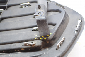Решетка радиатора grill в сборе с обрамлением Ford Fusion mk5 13-16 дефект хрома слом креп