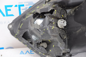 Фара передняя правая голая Honda HR-V 16-22 галоген, разбит корпус, слом креп