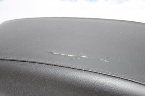 Консоль центральная подлокотник и подстаканники Chevrolet Cruze 16- трещина на коже, царап