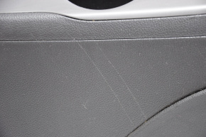 Консоль центральна підлокітник і підстаканники Chevrolet Cruze 16- тріщина на шкірі, царап